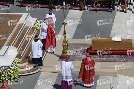 Trauermesse für Papst Franziskus in der Vatikanstadt