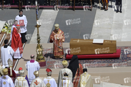 Trauermesse für Papst Franziskus in der Vatikanstadt