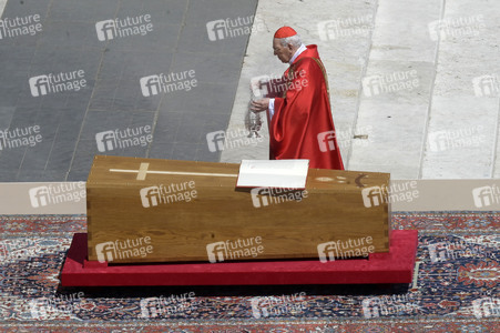 Trauermesse für Papst Franziskus in der Vatikanstadt