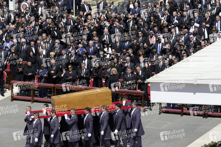 Trauermesse für Papst Franziskus in der Vatikanstadt