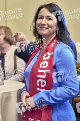 Eintrag von Kirchentagspräsidentin Anja Siegesmund in das Goldene Buch der Stadt Hannover