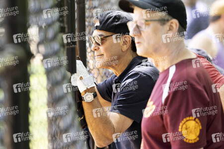 George Clooney beim Softball Spiel in New York