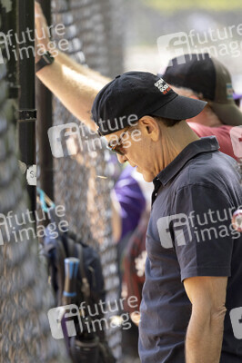 George Clooney beim Softball Spiel in New York