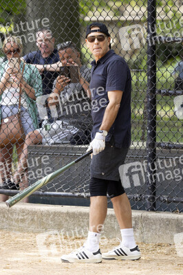 George Clooney beim Softball Spiel in New York