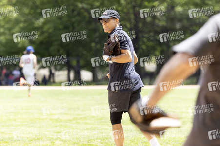 George Clooney beim Softball Spiel in New York