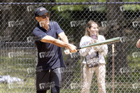 George Clooney beim Softball Spiel in New York