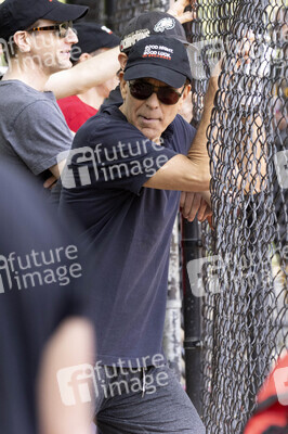 George Clooney beim Softball Spiel in New York