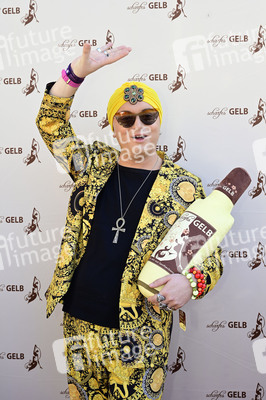 Party zum 15. Firmenjubiläum der Eierlikörfabrik scharfesGELB in Senftenberg