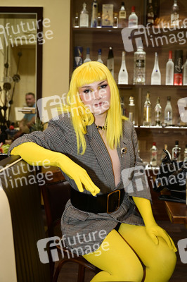 Party zum 15. Firmenjubiläum der Eierlikörfabrik scharfesGELB in Senftenberg