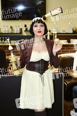 Party zum 15. Firmenjubiläum der Eierlikörfabrik scharfesGELB in Senftenberg