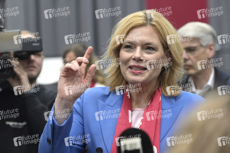 Bibelarbeit mit Julia Klöckner beim 39. Evangelischen Kirchentag in Hannover