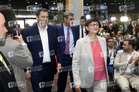 Unterzeichnung des Koalitionsvertrages zwischen CDU, CSU und SPD in Berlin