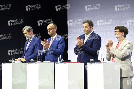 Unterzeichnung des Koalitionsvertrages zwischen CDU, CSU und SPD in Berlin