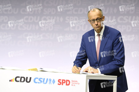 Unterzeichnung des Koalitionsvertrages zwischen CDU, CSU und SPD in Berlin