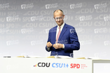 Unterzeichnung des Koalitionsvertrages zwischen CDU, CSU und SPD in Berlin