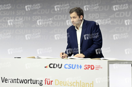 Unterzeichnung des Koalitionsvertrages zwischen CDU, CSU und SPD in Berlin