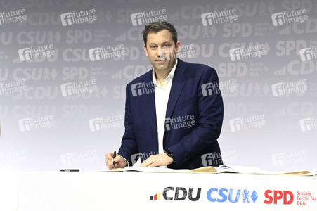 Unterzeichnung des Koalitionsvertrages zwischen CDU, CSU und SPD in Berlin