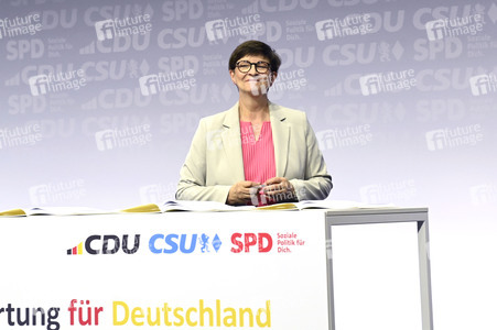 Unterzeichnung des Koalitionsvertrages zwischen CDU, CSU und SPD in Berlin