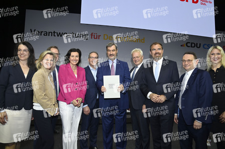 Unterzeichnung des Koalitionsvertrages zwischen CDU, CSU und SPD in Berlin