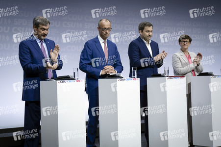 Unterzeichnung des Koalitionsvertrages zwischen CDU, CSU und SPD in Berlin