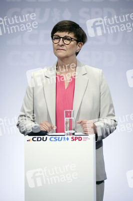 Unterzeichnung des Koalitionsvertrages zwischen CDU, CSU und SPD in Berlin