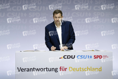 Unterzeichnung des Koalitionsvertrages zwischen CDU, CSU und SPD in Berlin