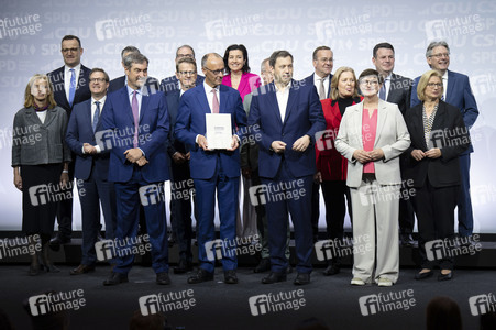 Unterzeichnung des Koalitionsvertrages zwischen CDU, CSU und SPD in Berlin