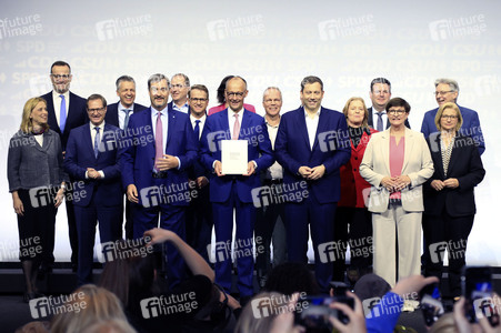 Unterzeichnung des Koalitionsvertrages zwischen CDU, CSU und SPD in Berlin