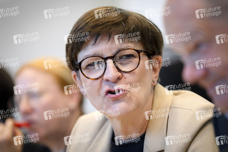 Fraktionssitzung der SPD-Bundestagsfraktion in Berlin