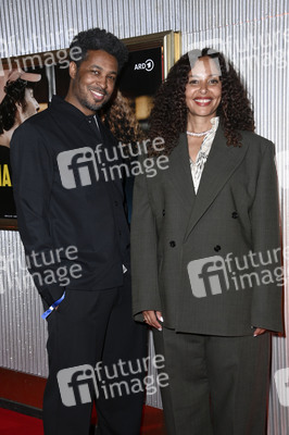 Serienpremiere 'Max & Joy - Komm näher' in Berlin