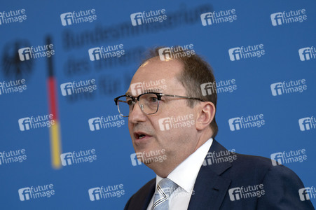 Pressekonfrerenz zur Situation an den Grenzen in Berlin