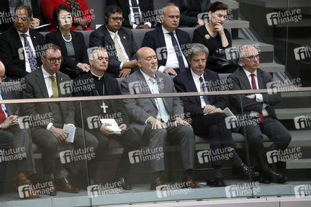 Gedenkstunde im Bundestag zum 80. Jahrestag des Endes des Zweiten Weltkrieges in Berlin