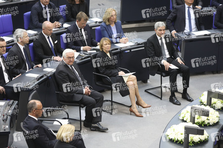 Gedenkstunde im Bundestag zum 80. Jahrestag des Endes des Zweiten Weltkrieges in Berlin