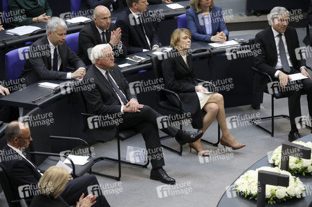 Gedenkstunde im Bundestag zum 80. Jahrestag des Endes des Zweiten Weltkrieges in Berlin