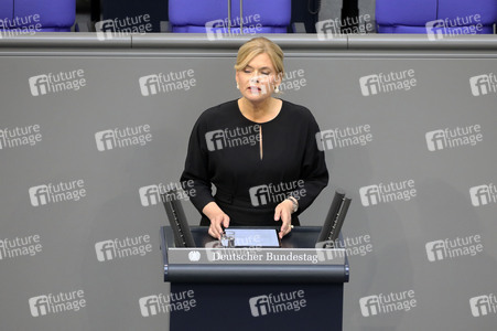 Gedenkstunde im Bundestag zum 80. Jahrestag des Endes des Zweiten Weltkrieges in Berlin