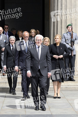 Kranzniederlegung zum 80. Jahrestag des Endes des Zweiten Weltkrieges in Berlin