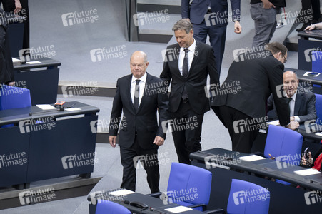 Gedenkstunde im Bundestag zum 80. Jahrestag des Endes des Zweiten Weltkrieges in Berlin