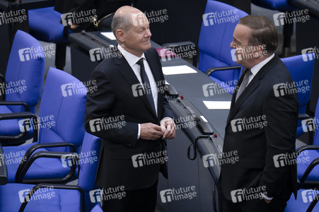 Gedenkstunde im Bundestag zum 80. Jahrestag des Endes des Zweiten Weltkrieges in Berlin
