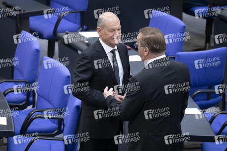 Gedenkstunde im Bundestag zum 80. Jahrestag des Endes des Zweiten Weltkrieges in Berlin