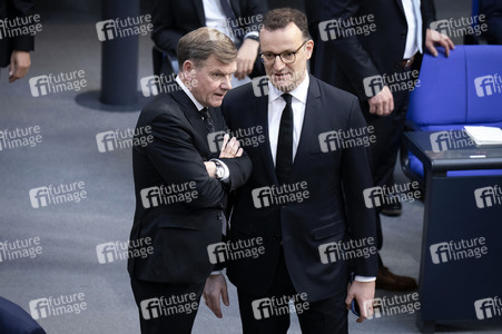 Gedenkstunde im Bundestag zum 80. Jahrestag des Endes des Zweiten Weltkrieges in Berlin