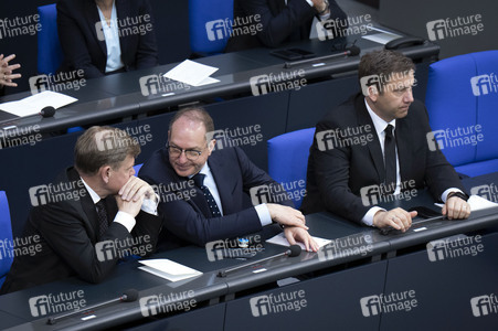 Gedenkstunde im Bundestag zum 80. Jahrestag des Endes des Zweiten Weltkrieges in Berlin