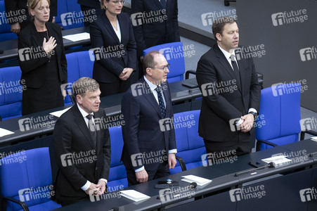 Gedenkstunde im Bundestag zum 80. Jahrestag des Endes des Zweiten Weltkrieges in Berlin