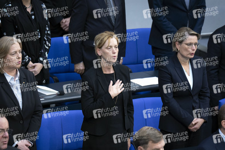 Gedenkstunde im Bundestag zum 80. Jahrestag des Endes des Zweiten Weltkrieges in Berlin