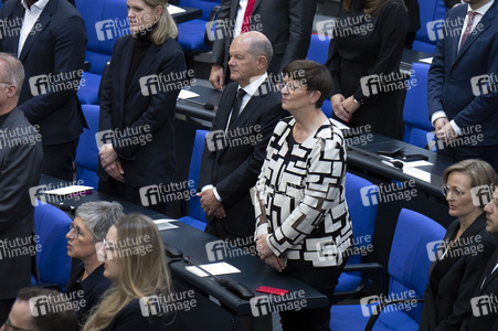 Gedenkstunde im Bundestag zum 80. Jahrestag des Endes des Zweiten Weltkrieges in Berlin