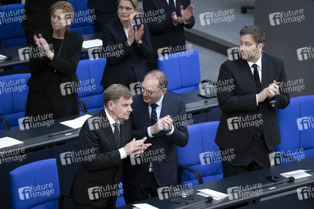 Gedenkstunde im Bundestag zum 80. Jahrestag des Endes des Zweiten Weltkrieges in Berlin
