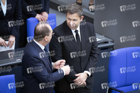 Gedenkstunde im Bundestag zum 80. Jahrestag des Endes des Zweiten Weltkrieges in Berlin