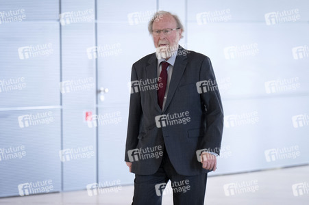 Gedenkstunde im Bundestag zum 80. Jahrestag des Endes des Zweiten Weltkrieges in Berlin