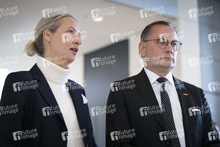 Gedenkstunde im Bundestag zum 80. Jahrestag des Endes des Zweiten Weltkrieges in Berlin