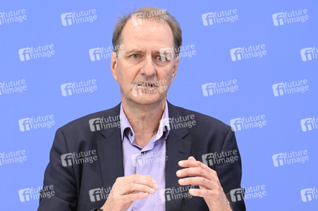 Bundespressekonferenz zur Studie 'Umweltbewusstsein in Deutschland 2024' in Berlin