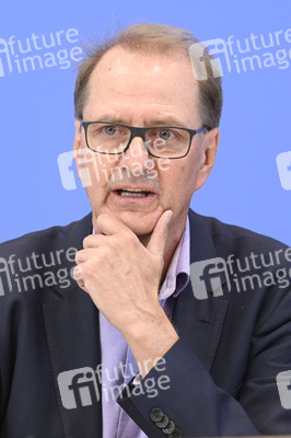 Bundespressekonferenz zur Studie 'Umweltbewusstsein in Deutschland 2024' in Berlin